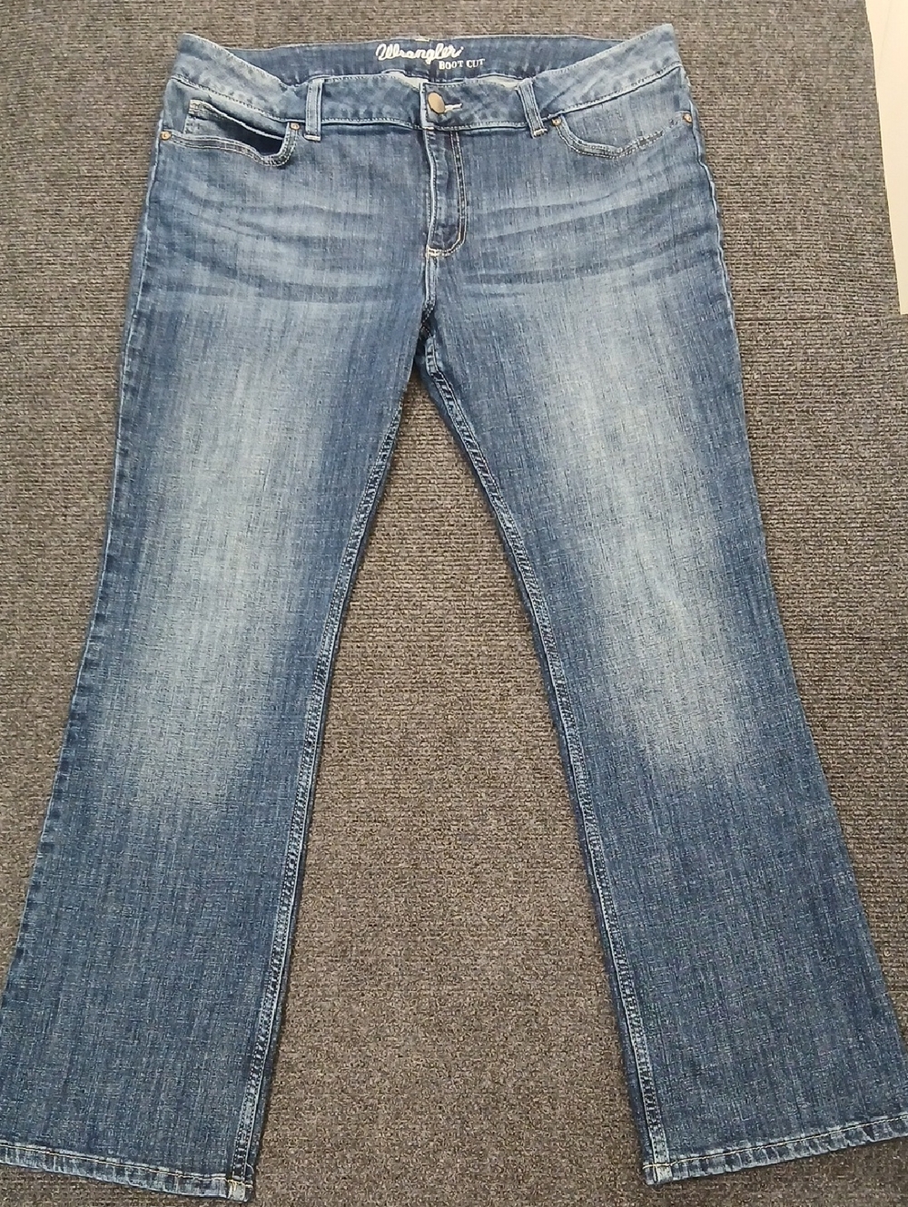 Wrangler Women's Plus Size 17 Light Blue Bootcut Jeans